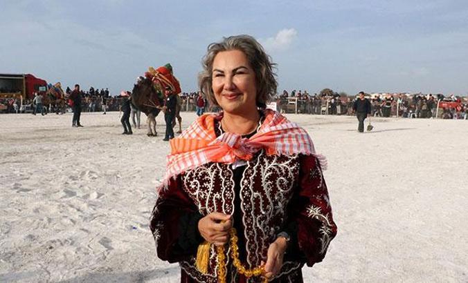 Geyikli Deve Güreşleri'nin ilk kadın ağası: Bu bambaşka bir şey