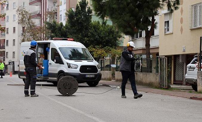 Apartman sakinleri gaz kokusu aldı, kaçak tespit edildi