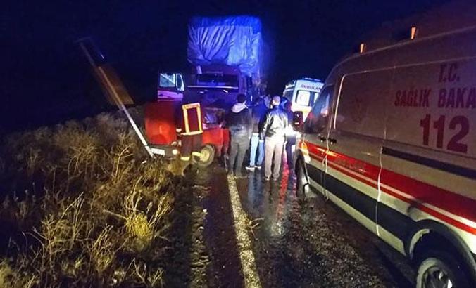 Kafa kafaya feci kaza! Amca ve yeğeninden acı haber