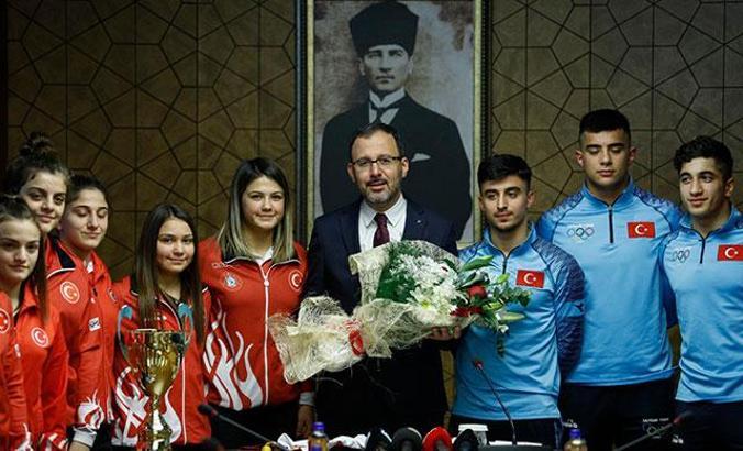 Gençlik ve Spor Bakanlığı'ndan başarılı sporcu, antrenör ve kulüplere 41.2 milyon TL ödül