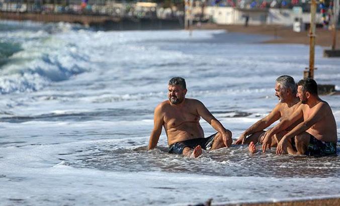 Yılın son gününde denize girdiler