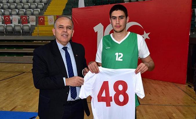 Otizmli Arda'nın gururu