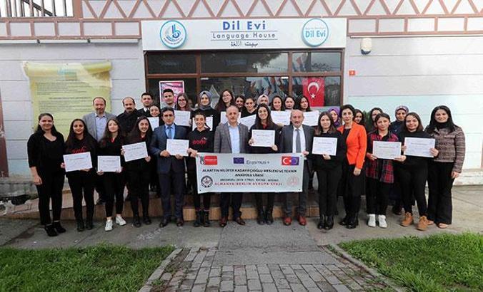 Erasmus öğrencileri dil eğitimlerini tamamladı