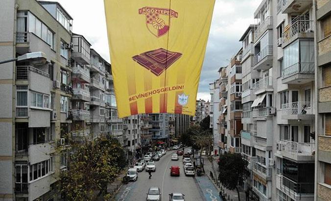 Konak'ta Batur'dan Göztepe'ye bayrak desteği