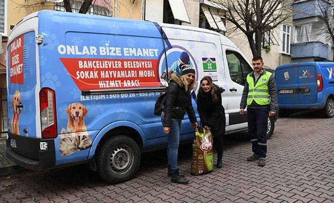 Bahçelievler Belediyesi, sokak hayvanlarına 25 ton mama dağıttı
