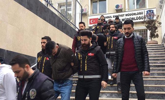 Kendilerine "Baykuş çetesi" diyen motosiklet hırsızları kamerada