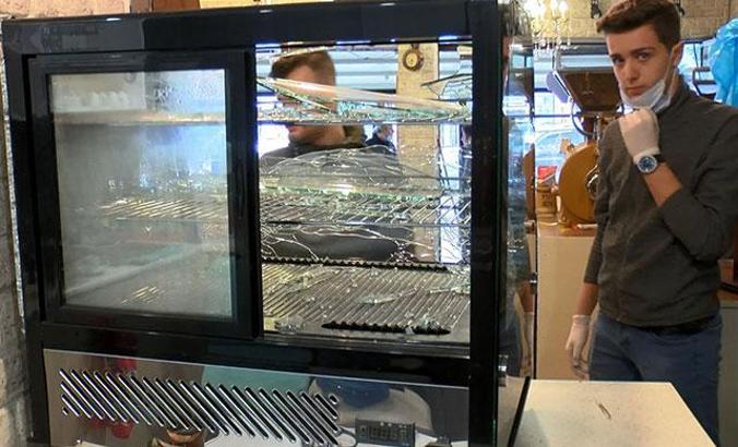 Bayrampaşa'daki bıçaklı saldırgan dehşeti: Kafe çalışanı o anları anlattı