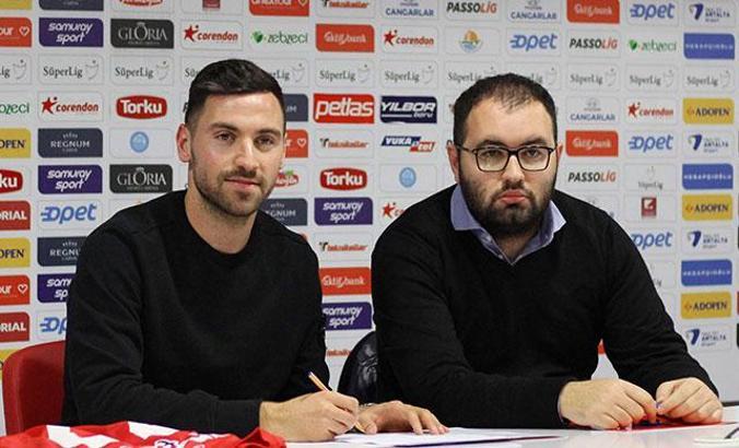 Antalyaspor'da Sinan Gümüş imzaladı
