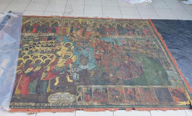 Fatih'te kiliseden tablo çalan şüphelilere çatı katında operasyon