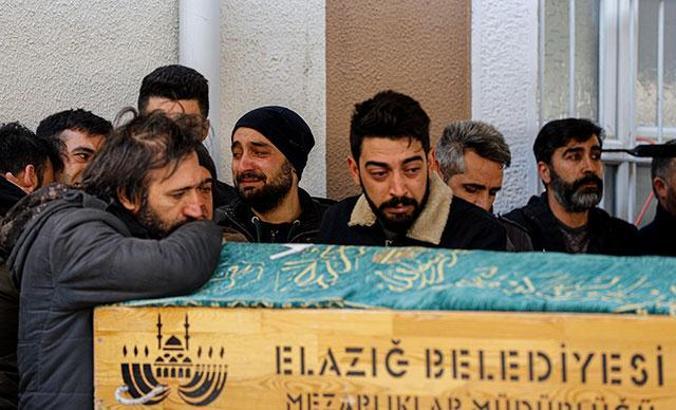 Elazığ'da depremde hayatını kaybeden 9 kişi toprağa verildi