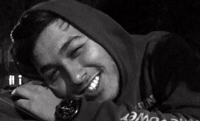 Motosikletle akrobatik hareketler yaparken canından oldu