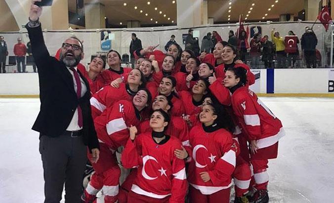 Buz Hokeyi Kadın Milli Takımı, Meksika’yı 2-0 yendi