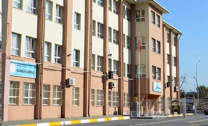 Avcılar'daki aynı binadaki 2 okulda ‘İleri tetkik’ devam ediyor