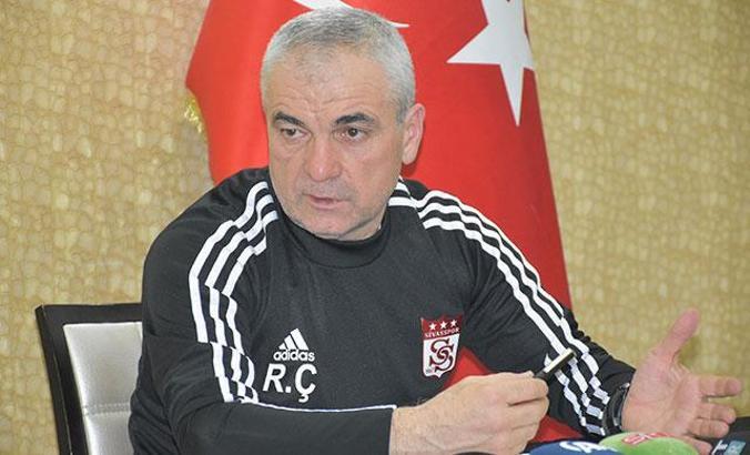 Rıza Çalımbay: Maç saatleri bizi zor durumda bırakıyor