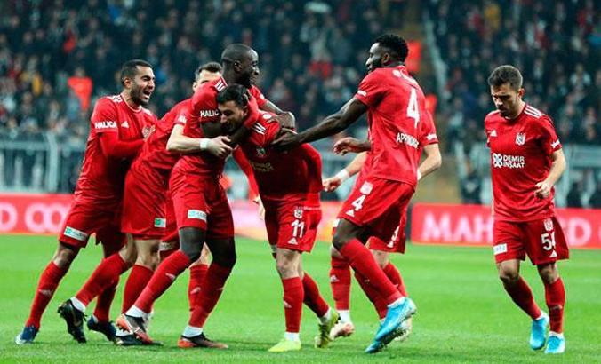 Avrupa liderleri arasında en az gol atan ve en çok gol yiyen Sivasspor