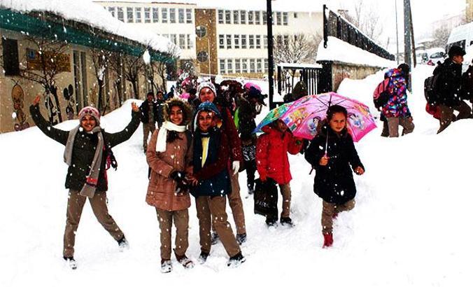 Eğitime kar engeli! İşte okulların tatil edildiği il ve ilçeler