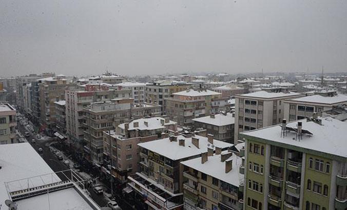 Pist kardan temizlendi, Diyarbakır Havalimanı 15,5 saat sonra ulaşıma açıldı