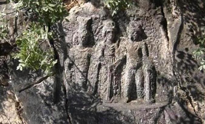 3 tanrının tokalaştığı 1790 yıllık tarihi eser, 13 yıldır aranıyor