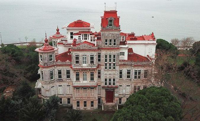 İcradan satılık 'perili köşk' havadan fotoğraflandı