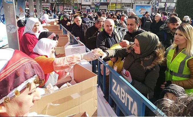 Bahçelievler Hamsi Festivali’nde 3 ton balık tüketildi