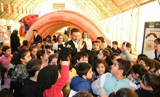 Çocuklar 3D maketlerle iç organları tanıyor