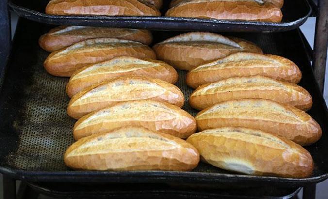 Antalya'da 'ucuz ekmek tartışması' devam ediyor