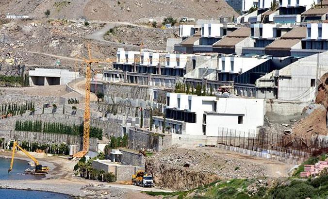 200 milyon dolarlık projenin 'kaçak' bölümleri yıkıldı