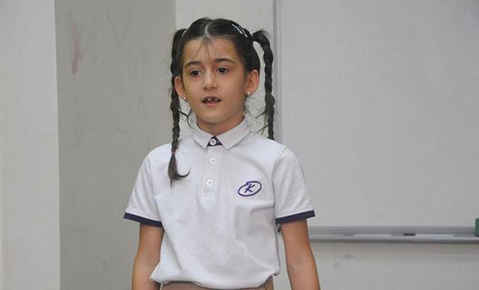 8 yaşındaki Aymina, dünya matematik şampiyonu oldu