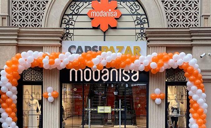 Turistlerin Türkiye’ye büyük ilgisi Outlet merkezinde yeni mağaza açtırdı