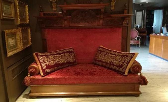 Tartışılan taht II. Abdülhamid'in çıkmadı... Satışı iptal ettiler