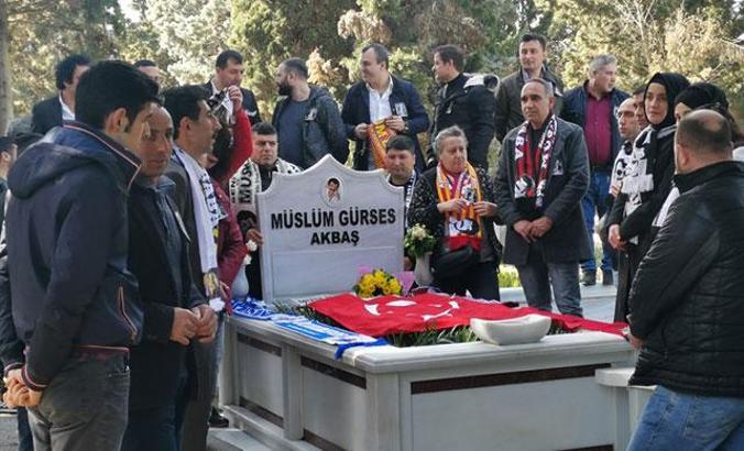 Müslüm Gürses mezarı başında anıldı