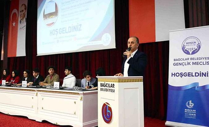 “Z kuşağı kelimeleri kısaltarak dili yozlaştırıyor”
