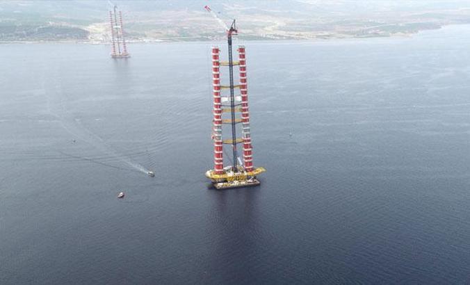 1915 Çanakkale Köprüsü kulelerinde 207 metre aşıldı