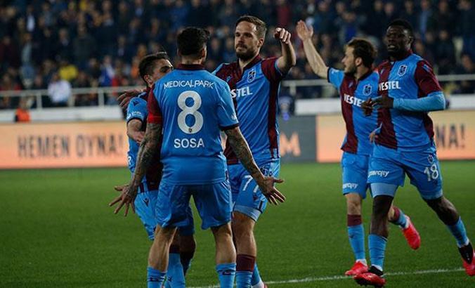 Trabzonspor hem lig hem de deplasman lideri