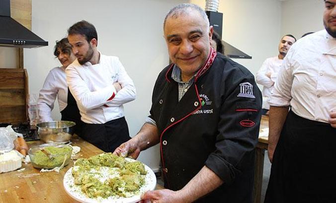 Gaziantepli Zekeriya Usta, İstanbul’da katmer yaptı