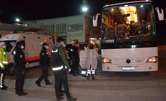 Kütahya’ya gelen 33 göçmen, sağlık kontrolünden geçirildi