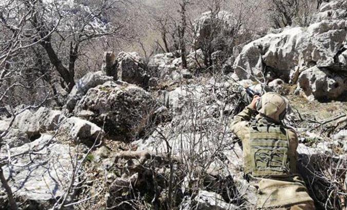 Operasyondaki time el bombası atmaya çalışan terörist etkisiz hale getirildi