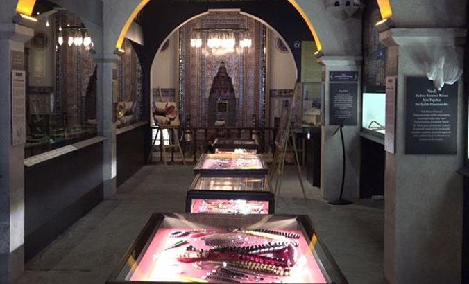 15 bin dolarlık fildişi tespih ilgi odağı oldu