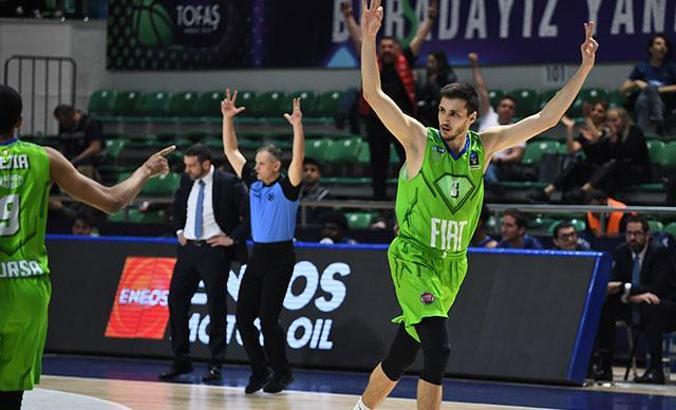 Basketbolculardan 'Evde kalın' çağrısı