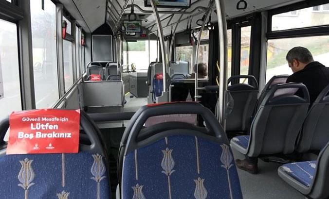 Otobüste koronavirüs önlemleri altında yolculuk
