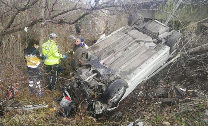 Suşehri'nde otomobil devrildi: 4 ölü, 1 yaralı