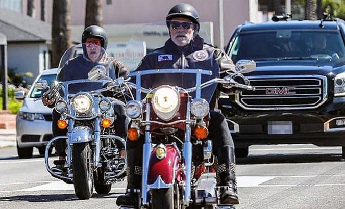 Schwarzenegger’den koronavirüsle mücadeleye 1 milyon dolar!