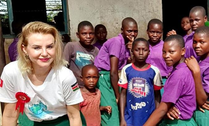 Sevda öğretmen Kenya'da su kuyusu açtırıp, İdlib şehitlerinin adını verdi
