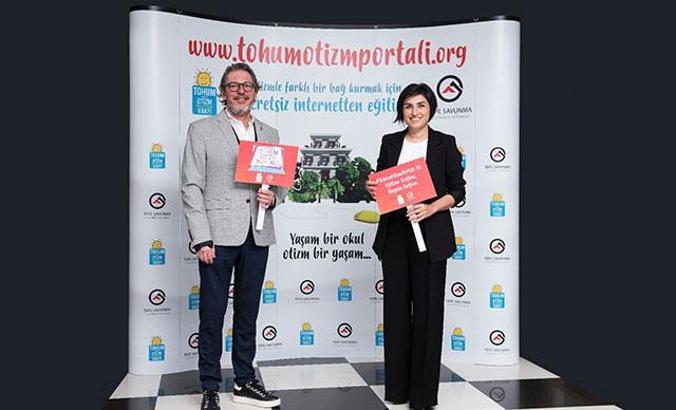 Tohum Otizm Vakfı'na anlamlı destek