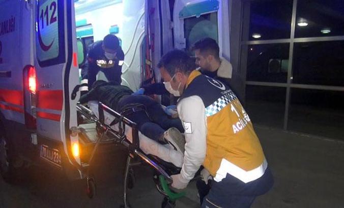 Kavgayı ayırmak isteyen uzman çavuş sırtından bıçaklandı