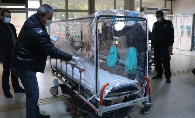 Süleymanpaşa Belediyesi, sağlık çalışanları için özel sedye üretti