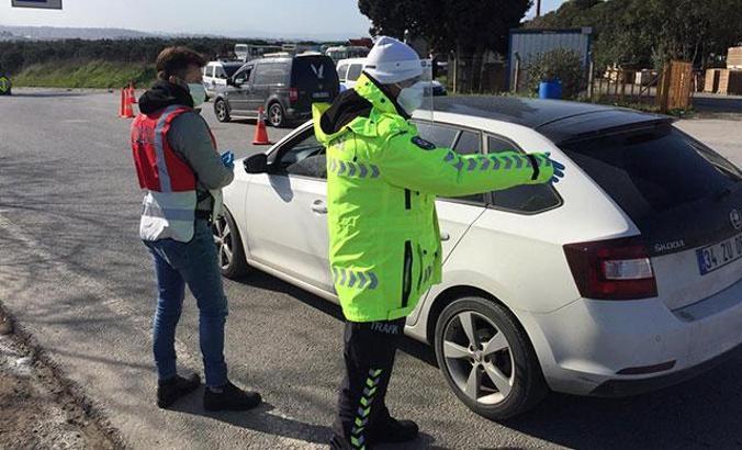Tuzla'da İstanbul'a giriş - çıkış denetimi... Kurallara uyanlar çoğunlukta