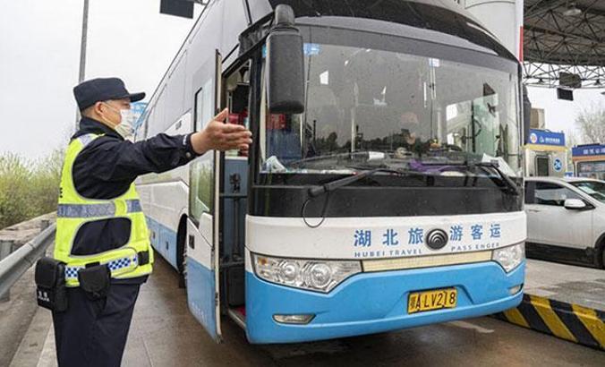 Vuhan seyahat kısıtlamalarını kaldırarak 76 günlük karantinayı sona erdirdi