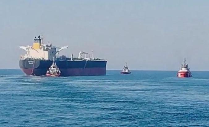 İstanbul Boğazı'nda dev gemi arıza yaptı