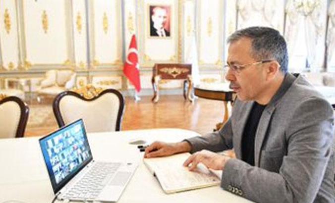 Vali Yerlikaya 39 ilçe kaymakamı ile video konferansla görüştü